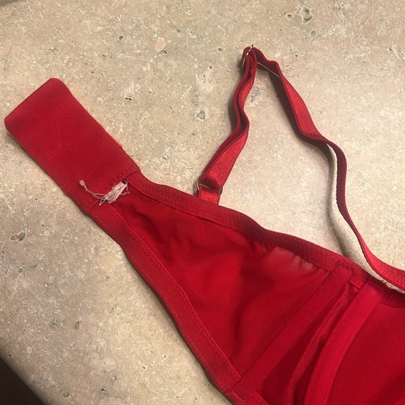 NWT Victoria’s Secret Hearts Lace Red Sheer Bra 34DD - Picture 6 of 7